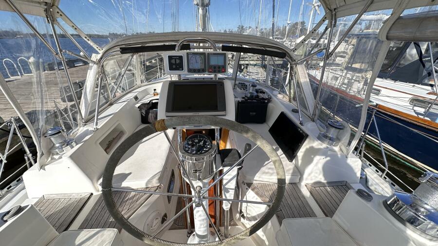 Ext_Cockpit_at_Helm