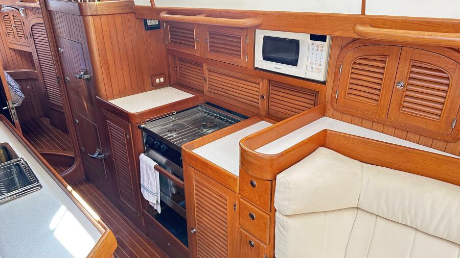 Int_Galley (3)