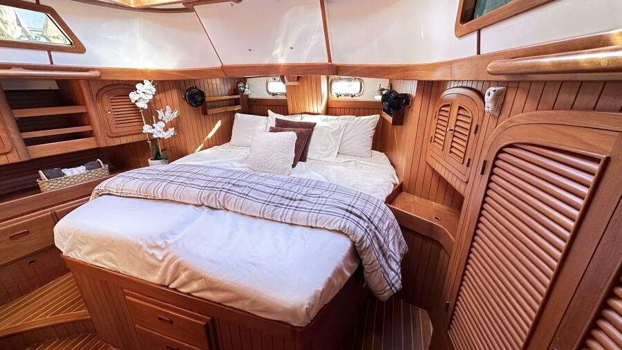 Int_Aft_Master_Berth (2)