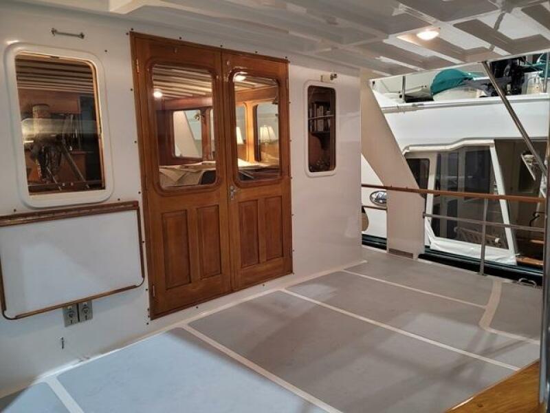 56' DeFever aftdeck forward