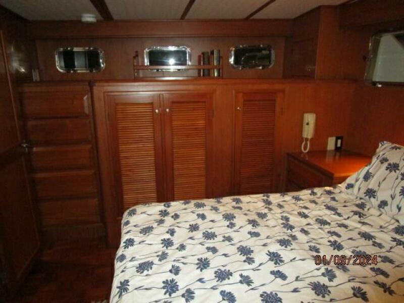 56' DeFever master stateroom starboard