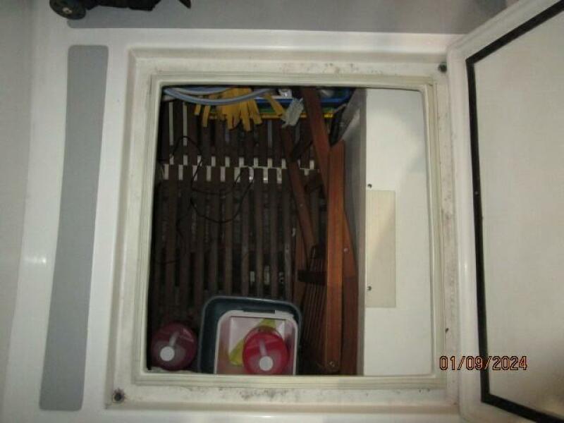 56' DeFever lazarette access
