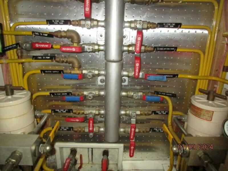 56' DeFever fuel manifold