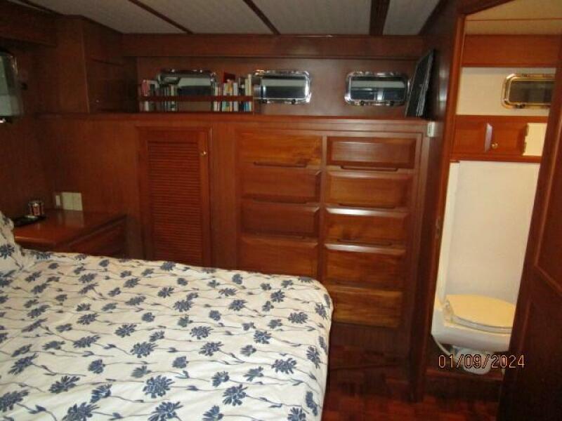 56' DeFever master stateroom port