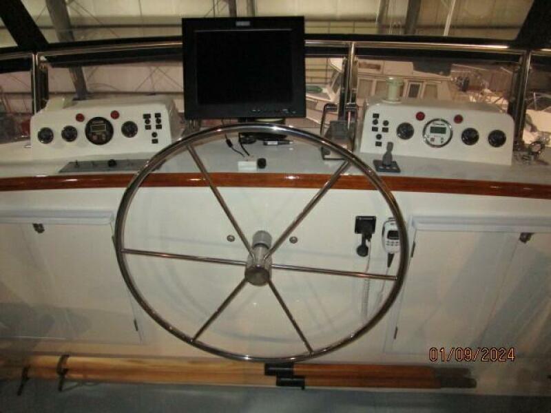 56' DeFever flybridge helm