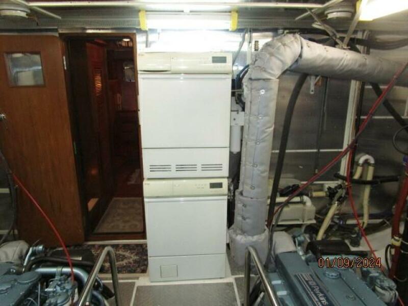 56' DeFever engine room aft