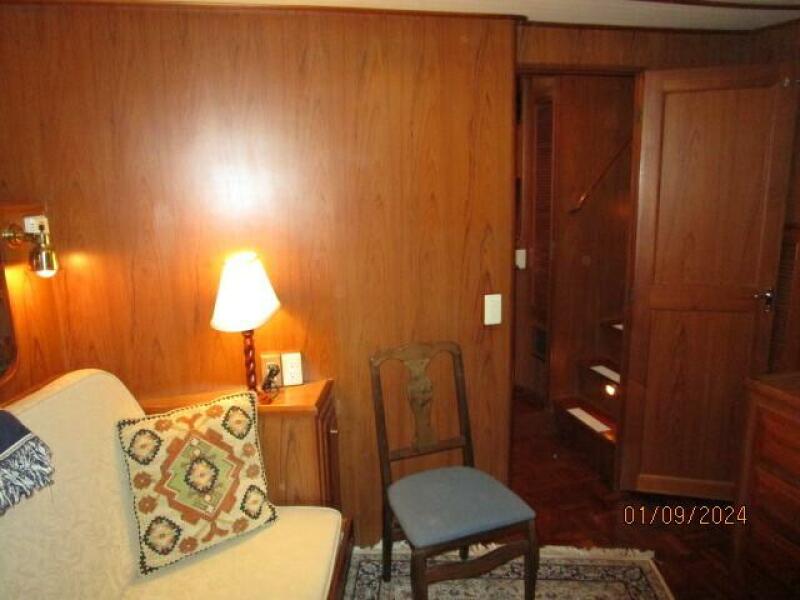 56' DeFever mid guest stateroom forward