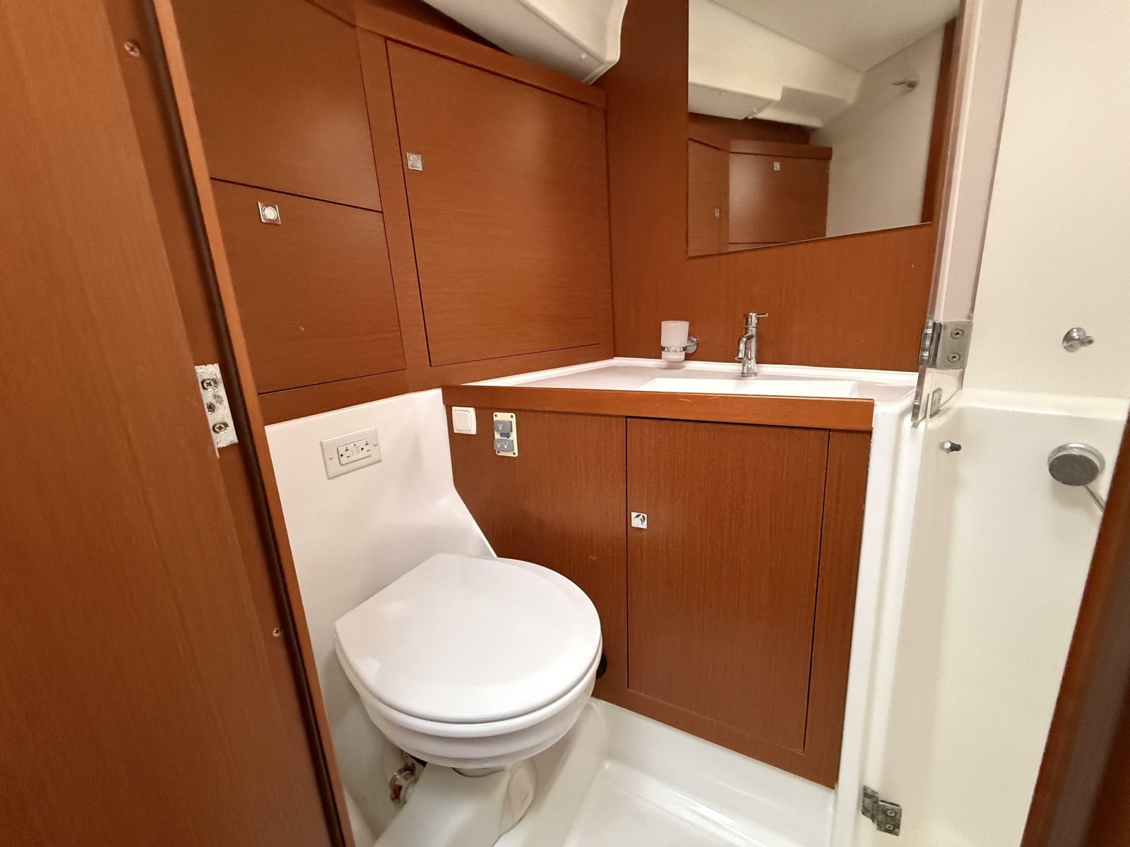 2015 Beneteau Oceanis 45