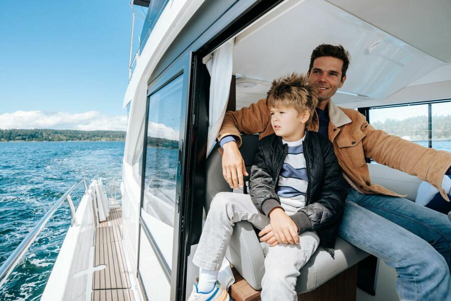 2027 Beneteau Antares 12 Fly