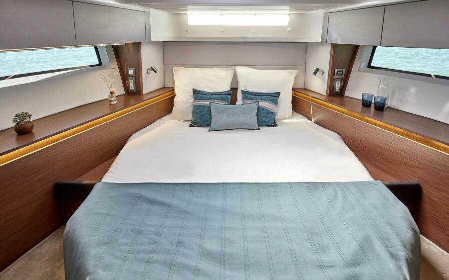 2027 Beneteau Antares 12 Fly