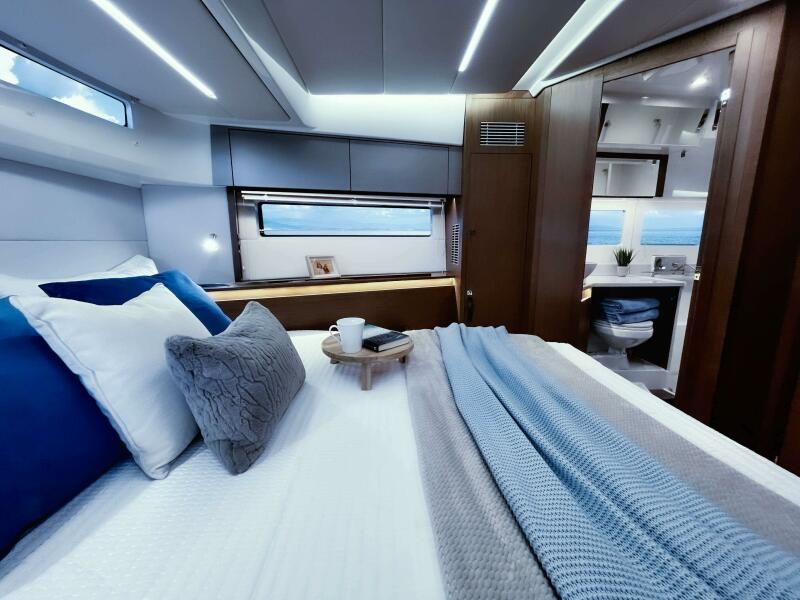 2027 Beneteau Antares 12 Fly