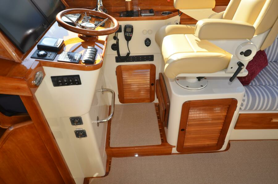 Helm Seat