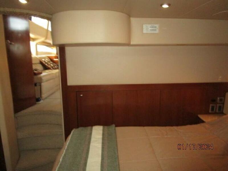 40' Meridian master stateroom forward