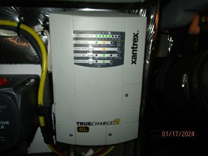 40' Meridian battery charger