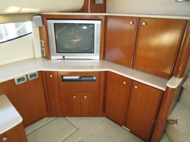 40' Meridian salon starboard aft