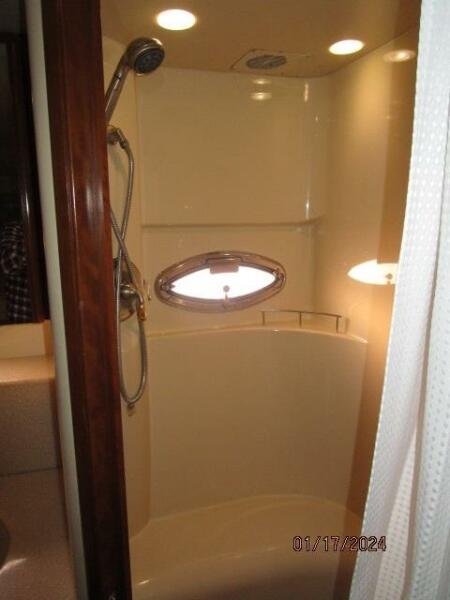 40' Meridian master stateroom shower