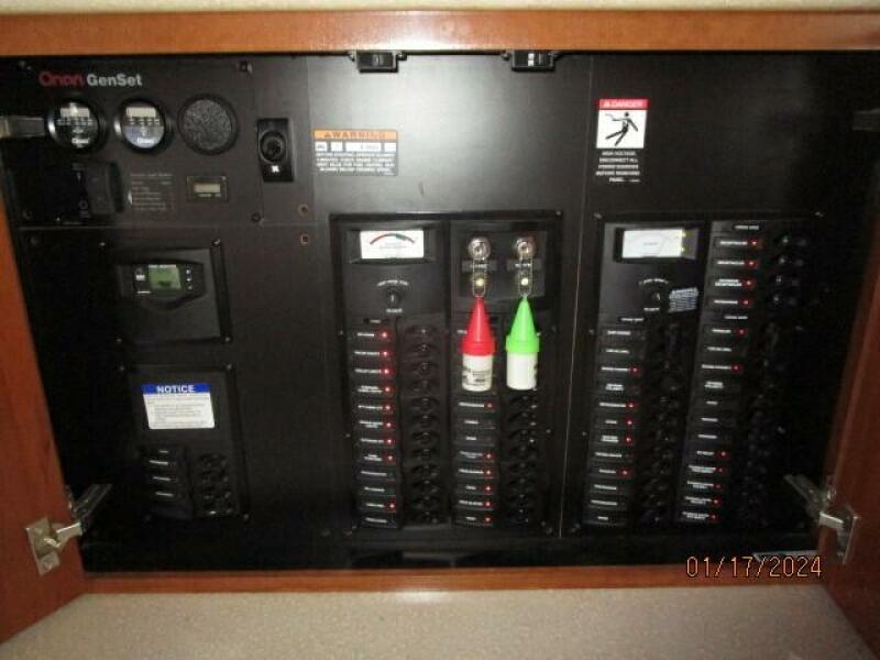 40' Meridian electrical panel1