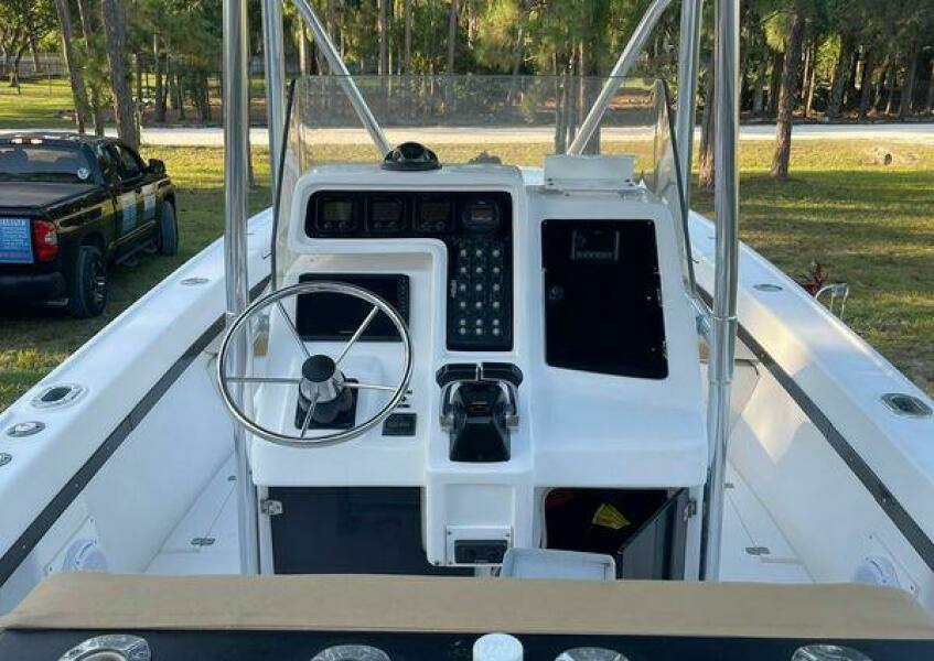 28ft Intrepid Yacht For Sale