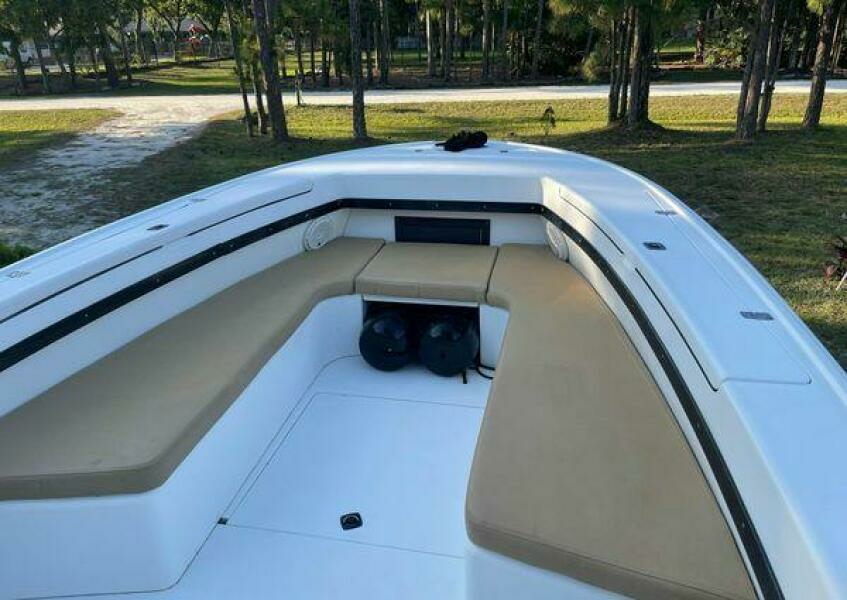 28ft Intrepid Yacht For Sale