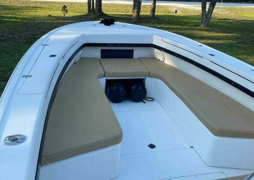28ft Intrepid Yacht For Sale