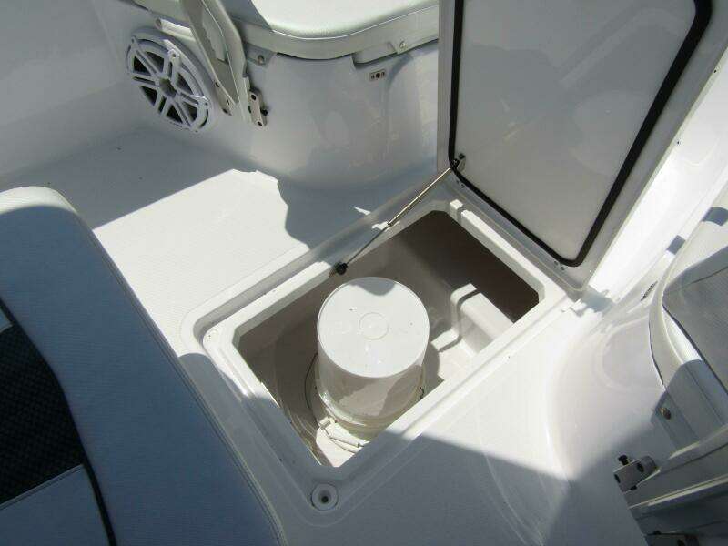 24ft Wellcraft Yacht For Sale