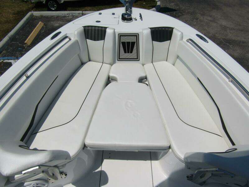 24ft Wellcraft Yacht For Sale