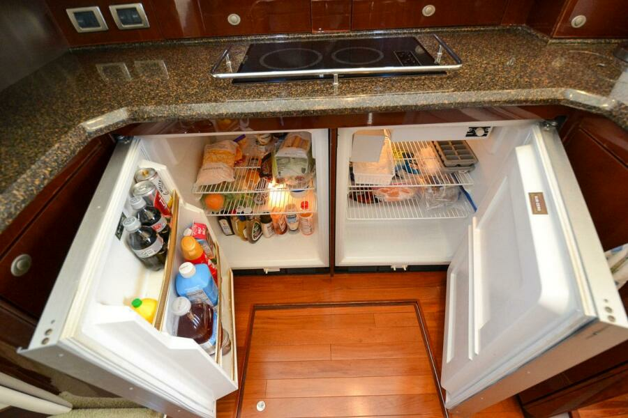 Fridge & Freezer