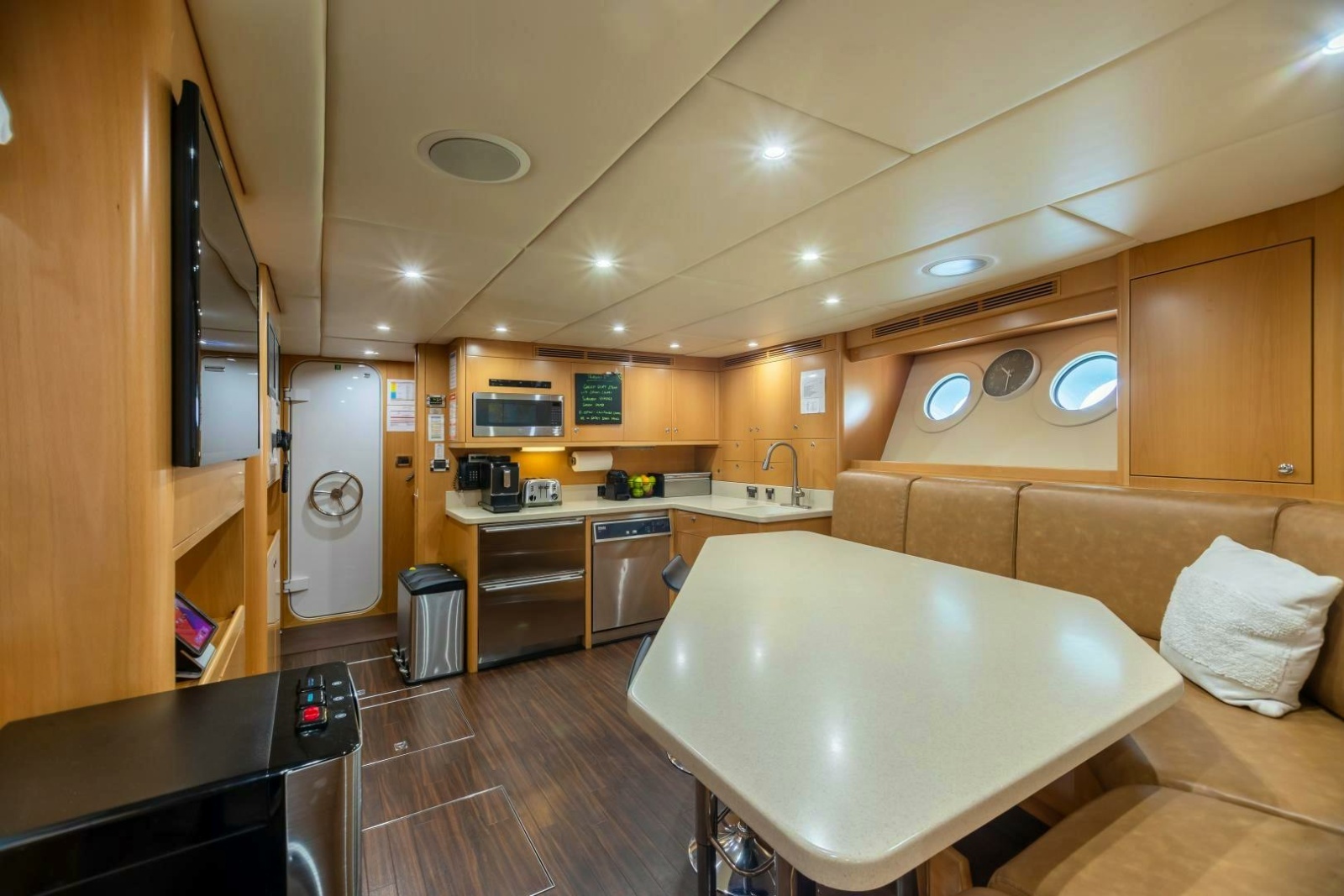 2011 Trinity Yachts Trinity 164 photo 57