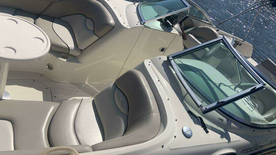 26ft Sea Ray Yacht For Sale