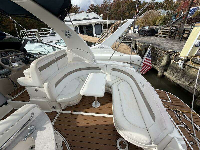 LUXE 32ft Sea Ray Yacht For Sale LUXE 32ft Sea Ray Yacht For Sale