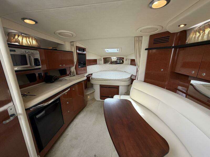 LUXE 32ft Sea Ray Yacht For Sale LUXE 32ft Sea Ray Yacht For Sale