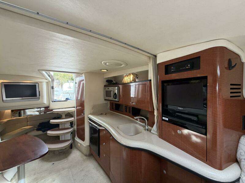 LUXE 32ft Sea Ray Yacht For Sale LUXE 32ft Sea Ray Yacht For Sale