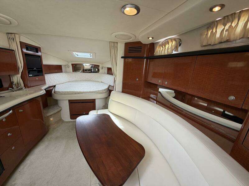 LUXE 32ft Sea Ray Yacht For Sale LUXE 32ft Sea Ray Yacht For Sale