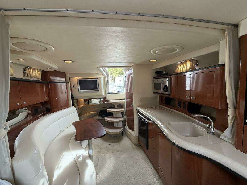 LUXE 32ft Sea Ray Yacht For Sale LUXE 32ft Sea Ray Yacht For Sale