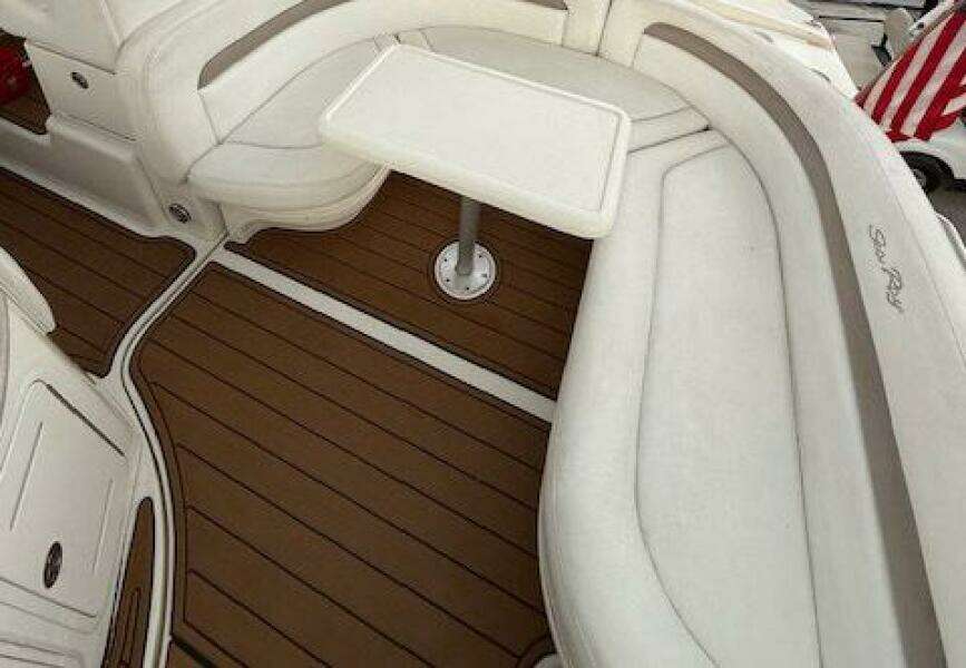 LUXE 32ft Sea Ray Yacht For Sale