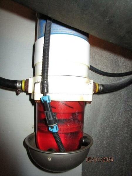 41' Meridian port Racor fuel filter