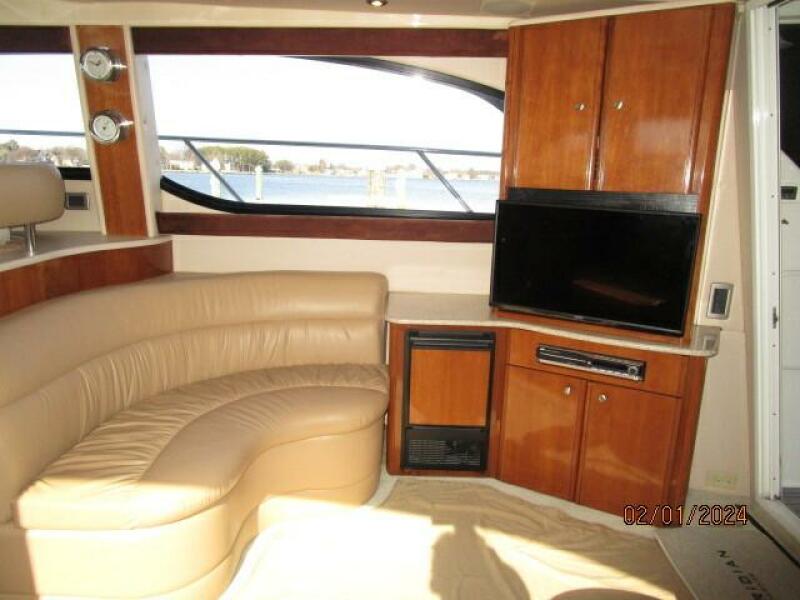 41' Meridian salon starboard
