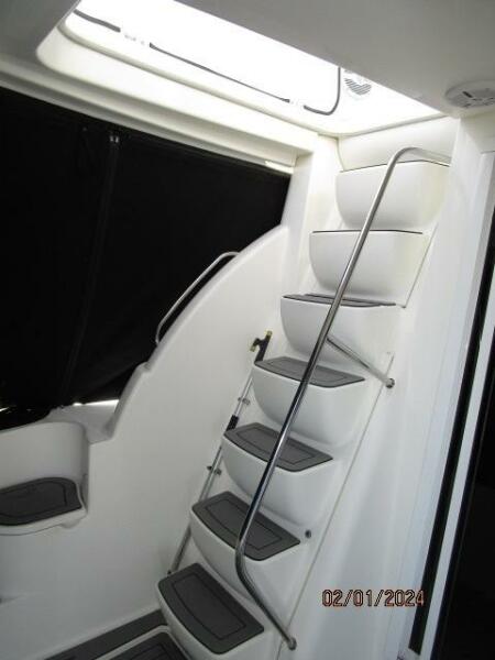 41' Meridian aftdeck-flybridge stairs