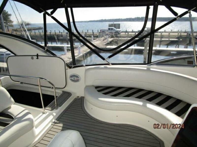 41' Meridian flybridge port