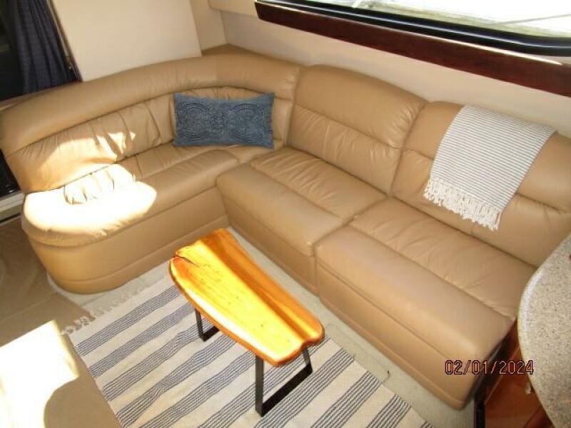 41' Meridian salon port seating