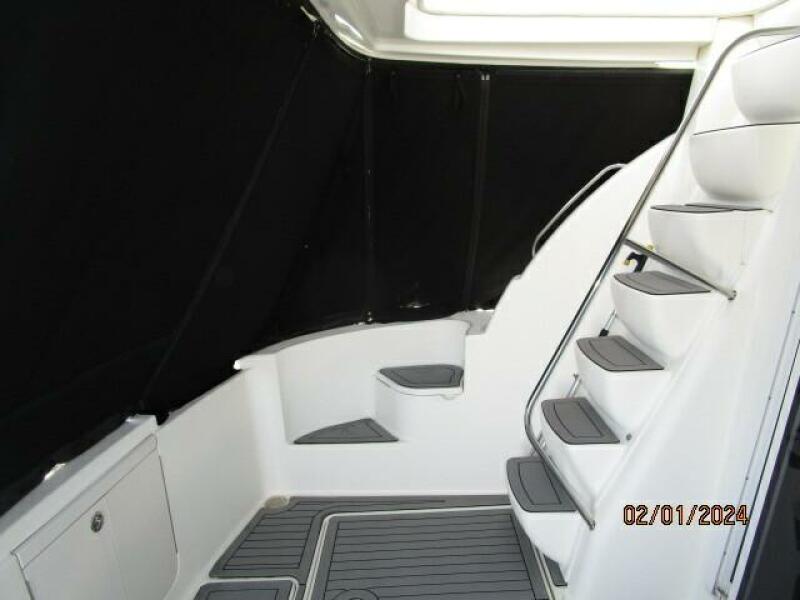 41' Meridian aftdeck port2