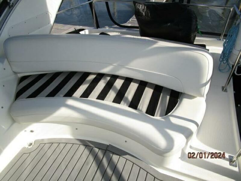 41' Meridian flybridge aft seating
