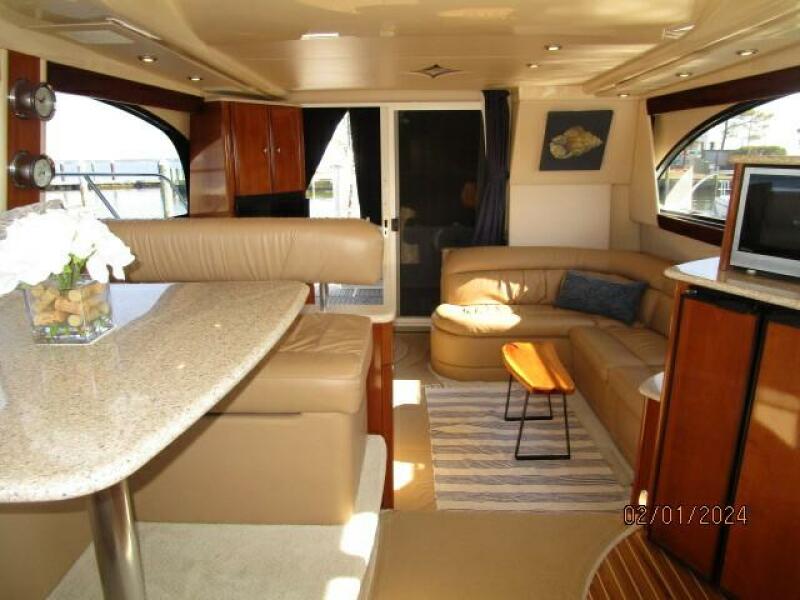 41' Meridian salon aft