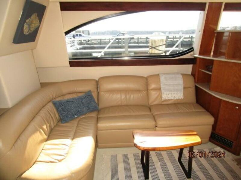 41' Meridian salon port