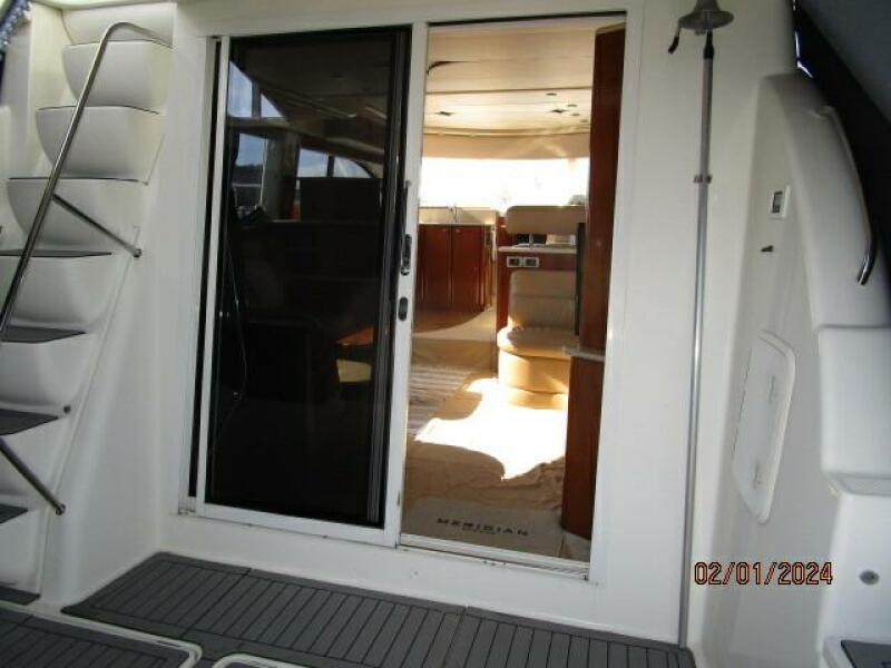 41' Meridian aftdeck forward