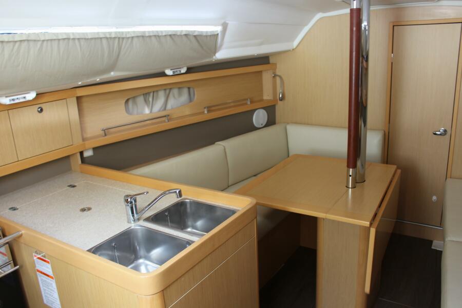 2016 Beneteau Oceanis 31
