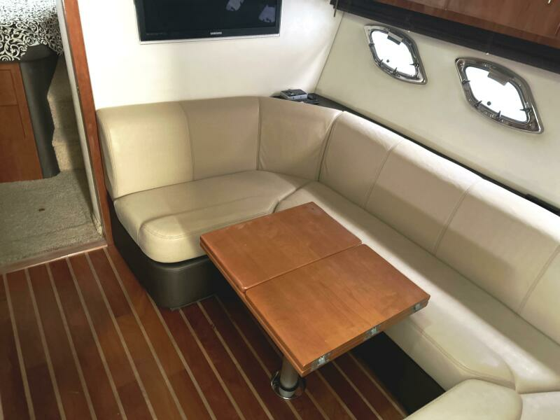 Salon, starboard side