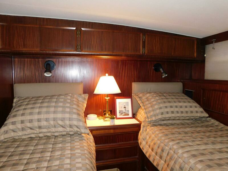 Mimi s Folly 53ft Hatteras Yacht For Sale