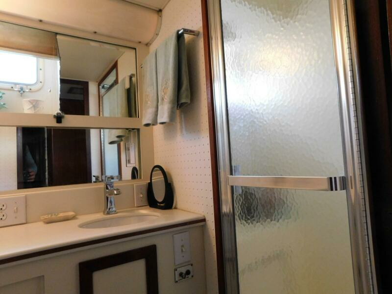 Mimi s Folly 53ft Hatteras Yacht For Sale
