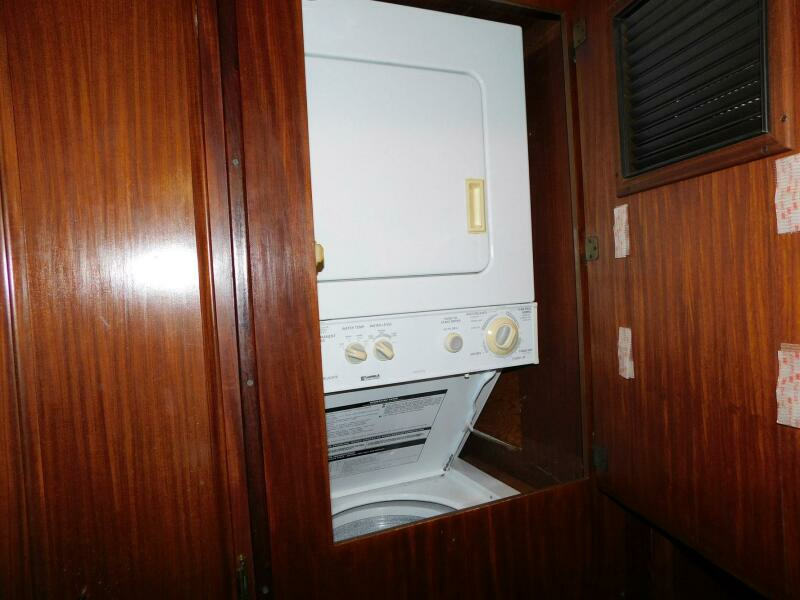 Mimi s Folly 53ft Hatteras Yacht For Sale